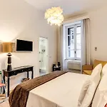 ゲストハウス La Corte Di Partenope 4*