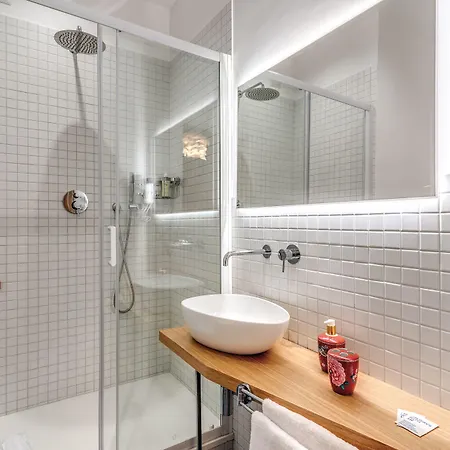 بيت ضيافة La Corte Di Partenope 4*